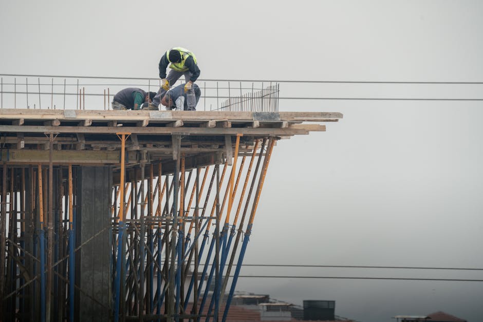 Maximizing Construction Site Security and Efficiency with AI-Powered Monitoring Systems